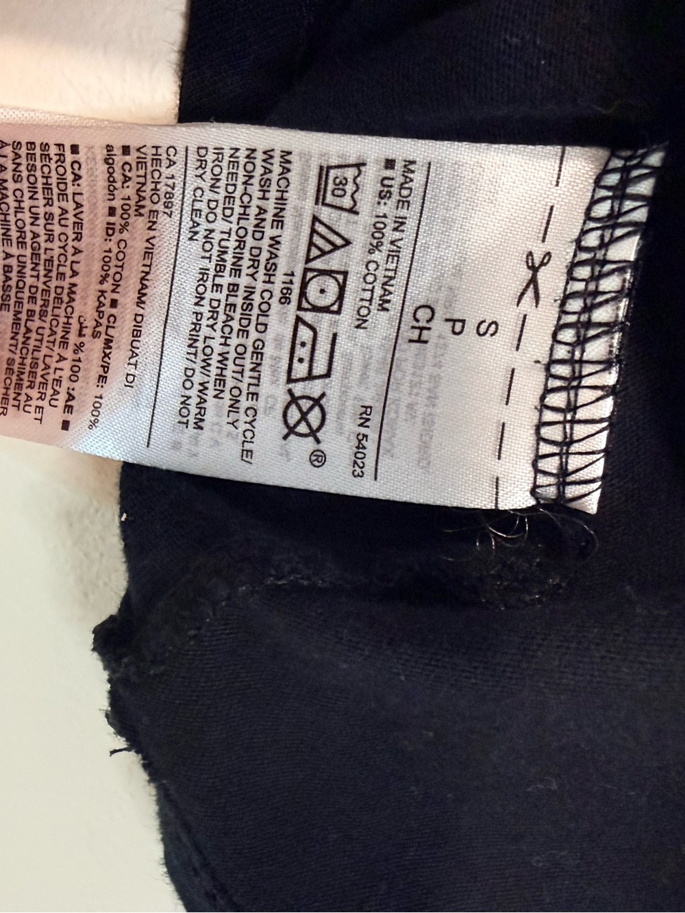 Old Navy EveryWear NYC Graphic Tee Black Cotton T-Shirt Women’s Small Petite - Picture 6 of 6